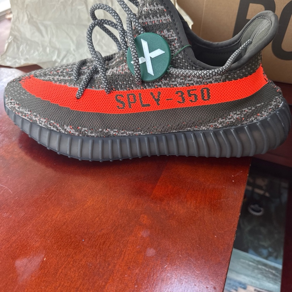 Adidas YZY 350 V2 Box in Classic Brown size 9 in men’s - Picture 8 of 10